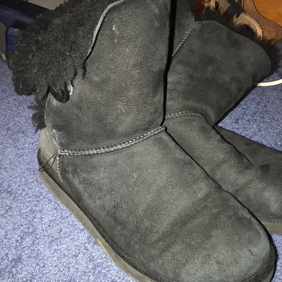 UGGS! - Picture 1 of 3